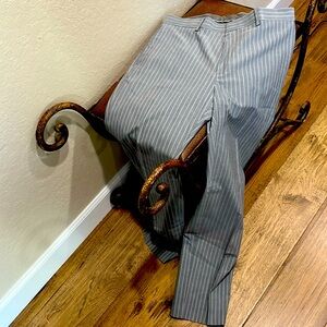 Like New Banana Republic Standard Fit Stretch 97%Cotton Men’s Pinstriped Pants!